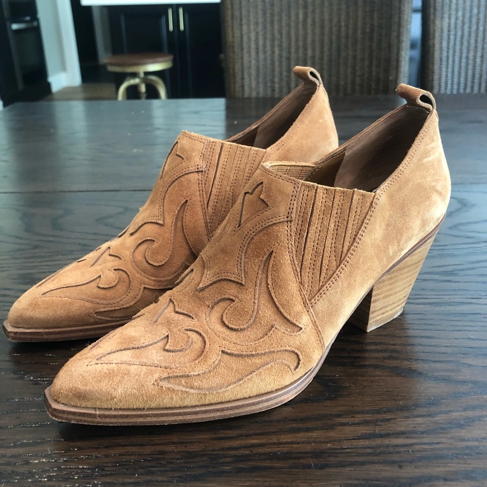 Marc Fisher Tan Western Ankle Bootie // 7